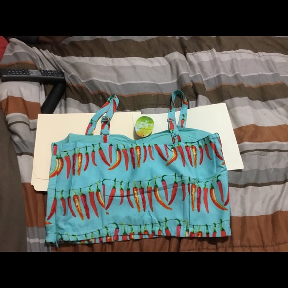 Cute chili pepper crop top - Picture 6 of 6